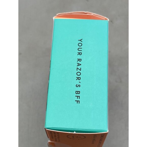 Billie travel case malibu built in magnet snaps razor plastic Read - Picture 3 of 4